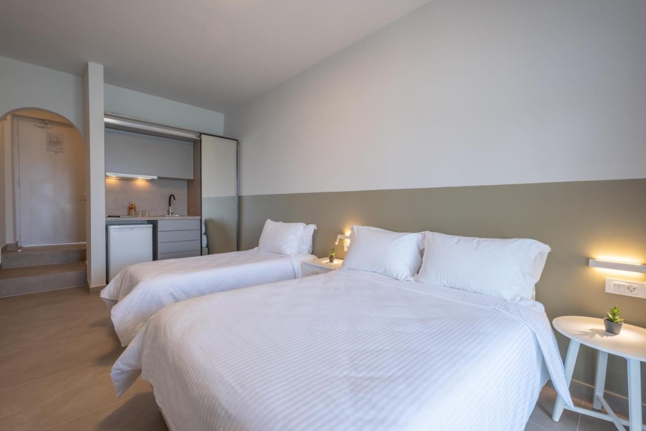 Nelly'S Apartments Толон Екстериор снимка