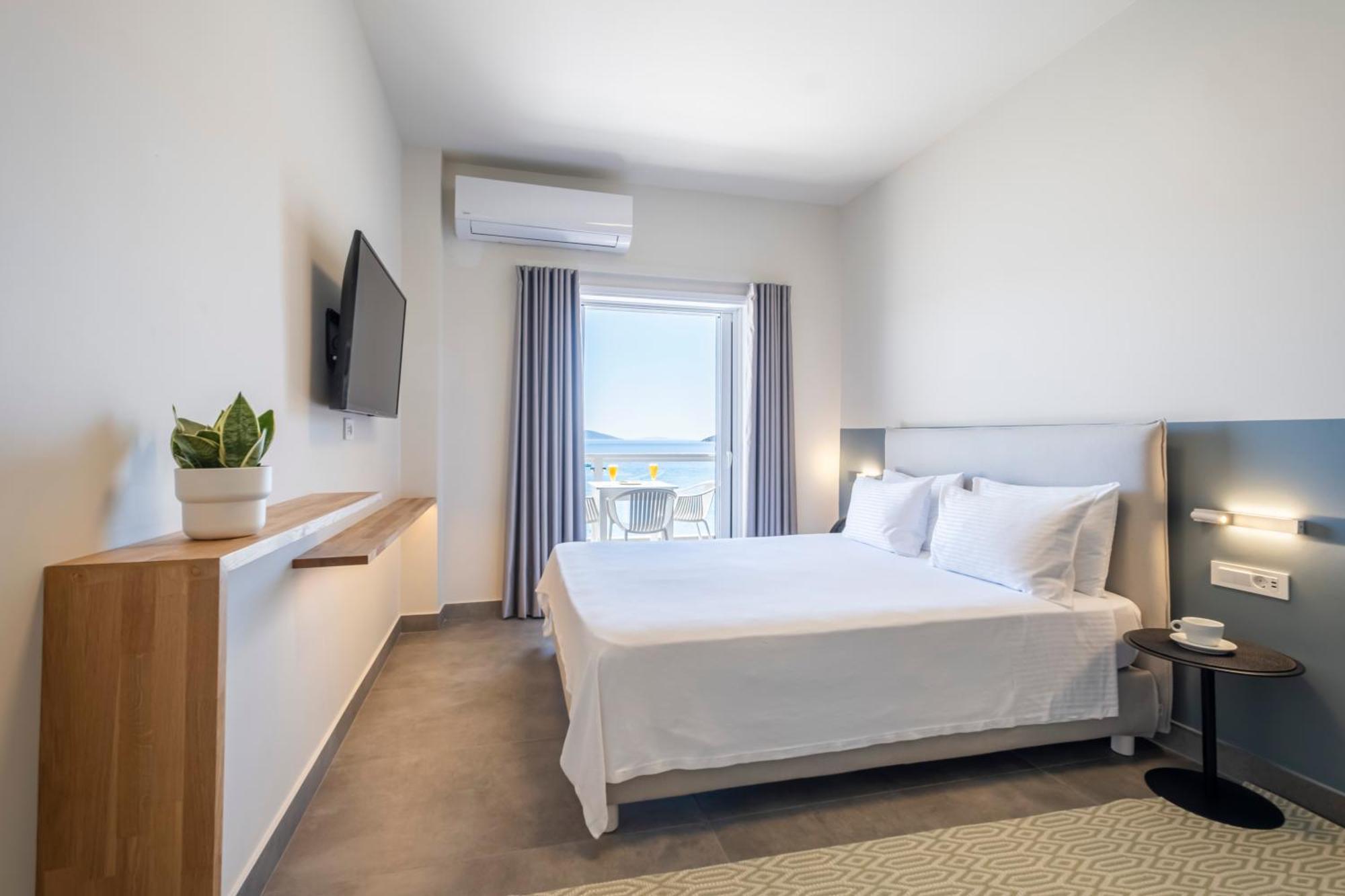 Nelly'S Apartments Толон Екстериор снимка