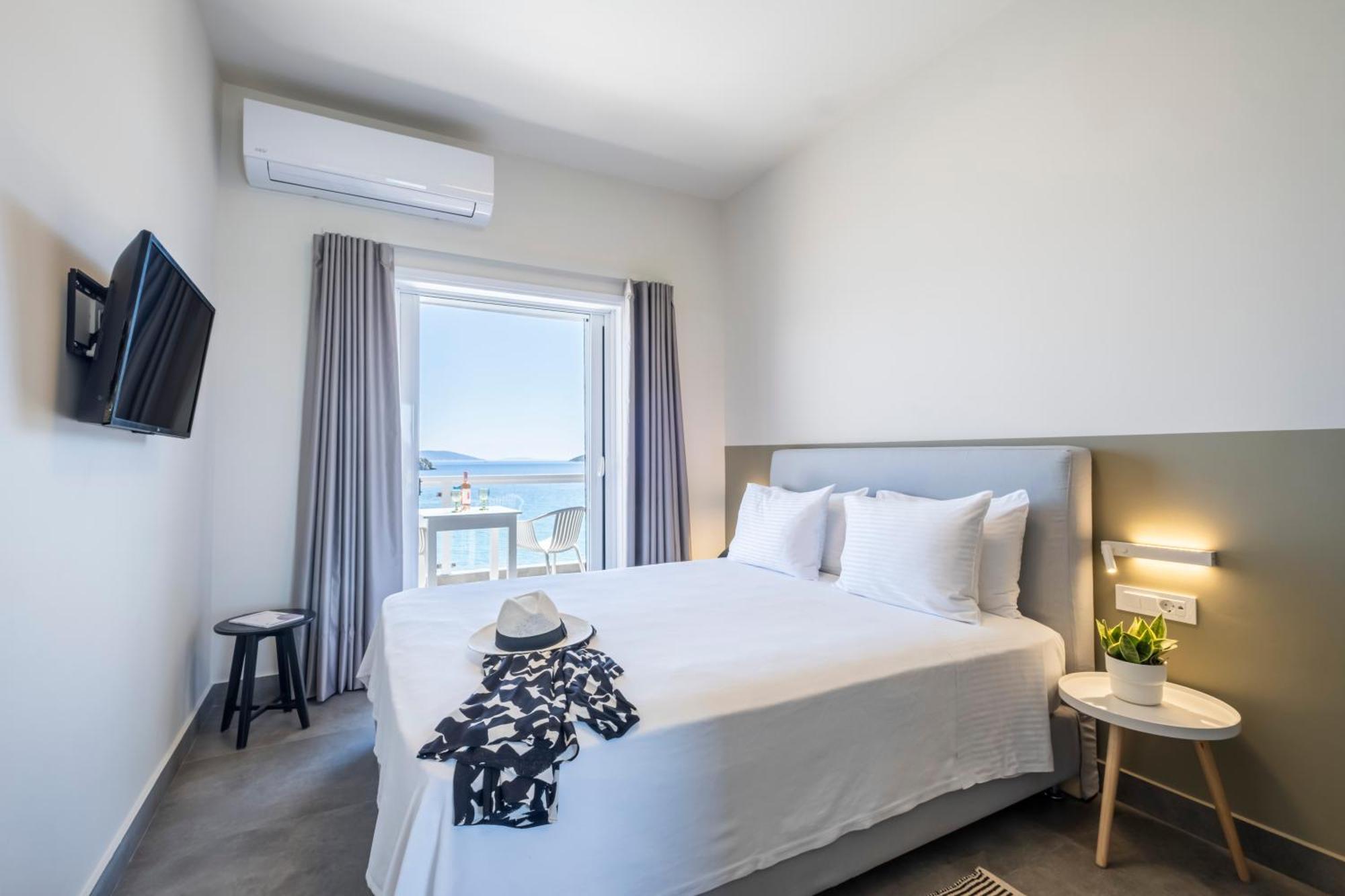 Nelly'S Apartments Толон Екстериор снимка